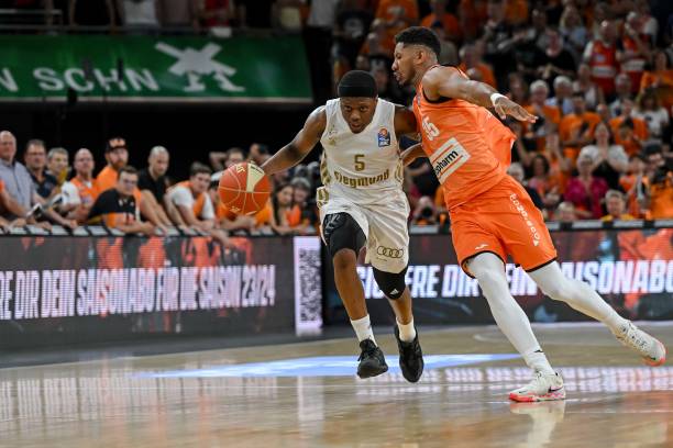 在交易及其 在交易及其