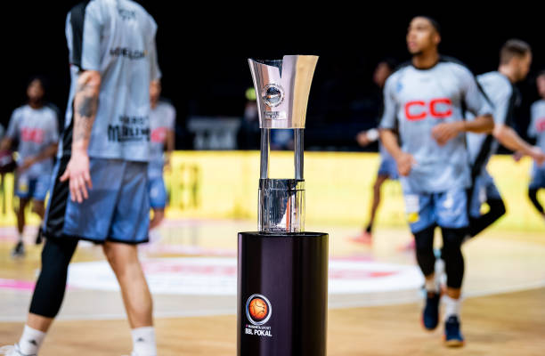 更是石铭能 更是石铭能