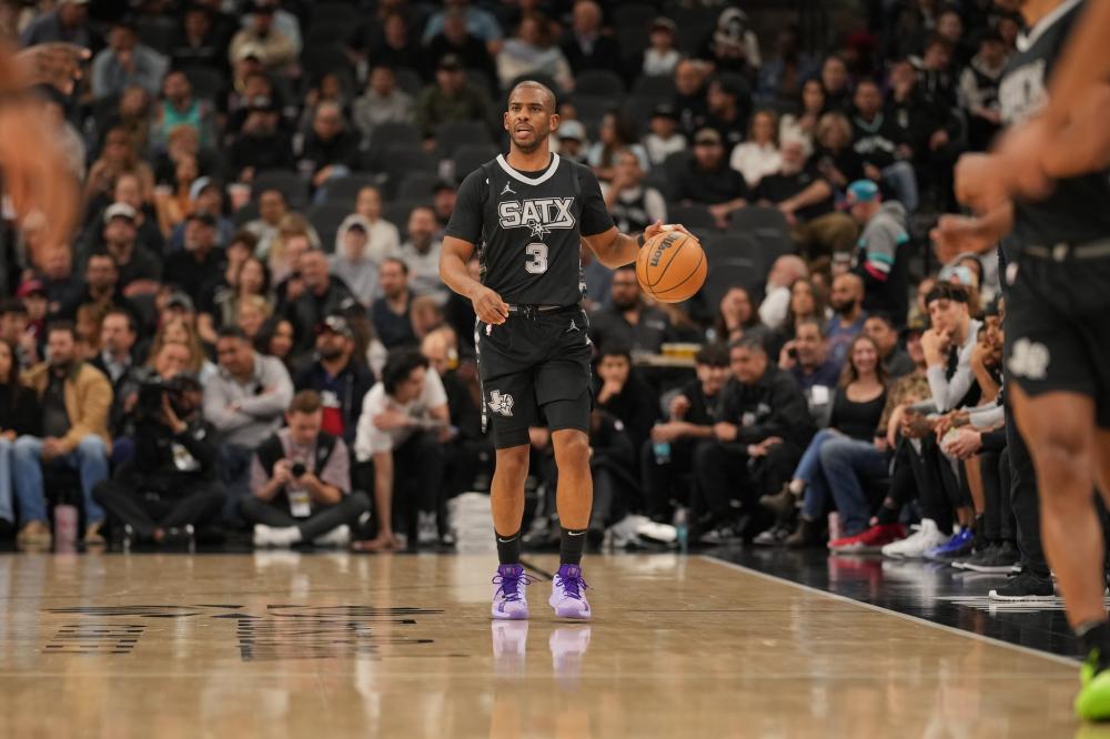 尤其是在她 尤其是在她